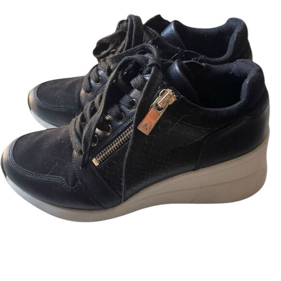 Aldo Black Leather Side Zip Platform Sneakers Size 7 EUC - Picture 1 of 4